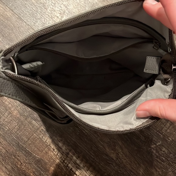 Rosetti Crossbody purse - Picture 2 of 2